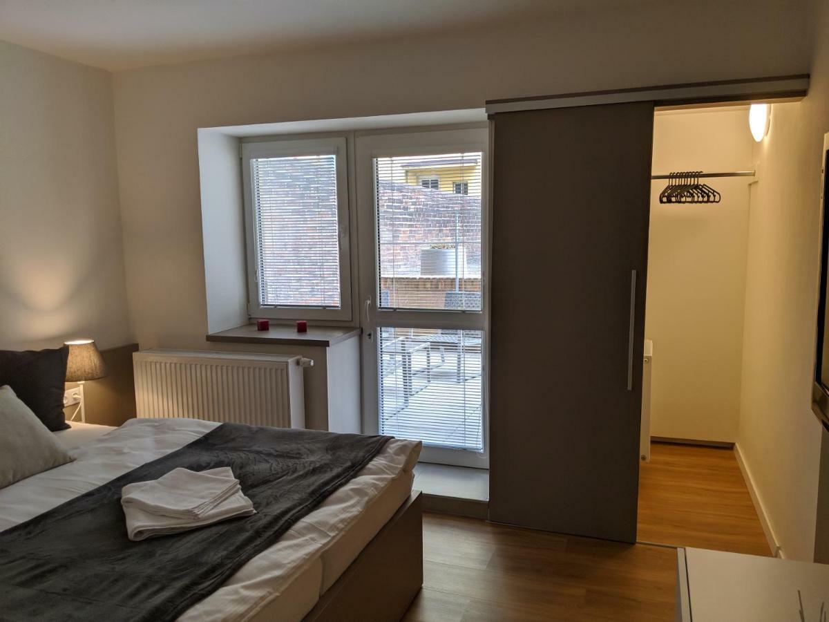 Ap 1 - Apartments 4U Brezinova "Overnight Simply" Hradec Kralove Luaran gambar