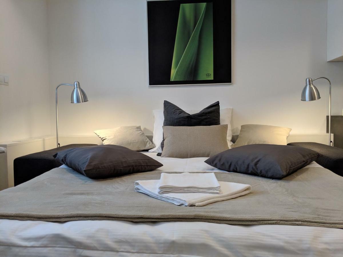 Ap 1 - Apartments 4U Brezinova "Overnight Simply" Hradec Kralove Luaran gambar