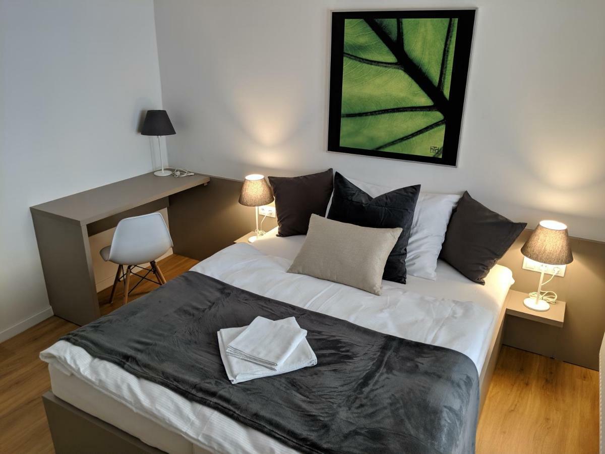Ap 1 - Apartments 4U Brezinova "Overnight Simply" Hradec Kralove Luaran gambar