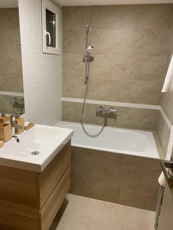 Ap 1 - Apartments 4U Brezinova "Overnight Simply" Hradec Kralove Luaran gambar