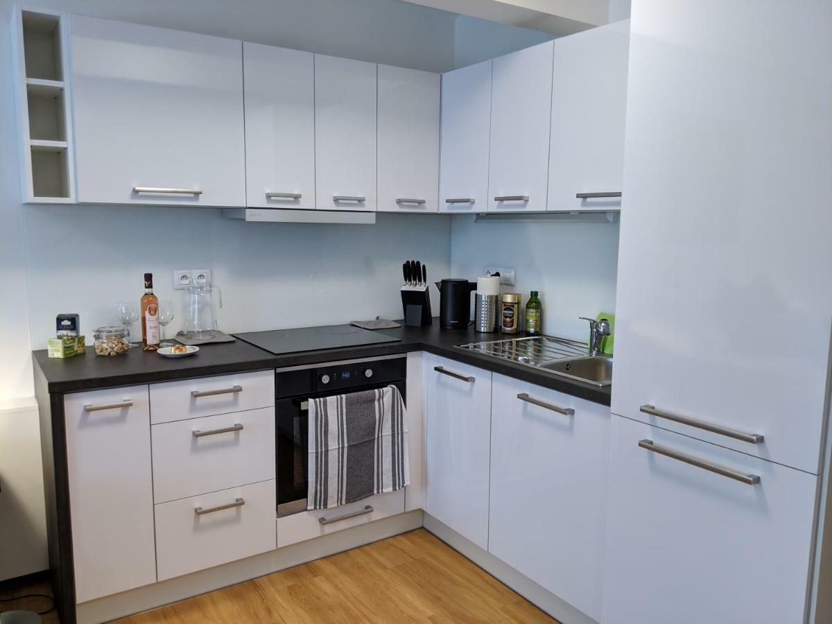 Ap 1 - Apartments 4U Brezinova "Overnight Simply" Hradec Kralove Luaran gambar