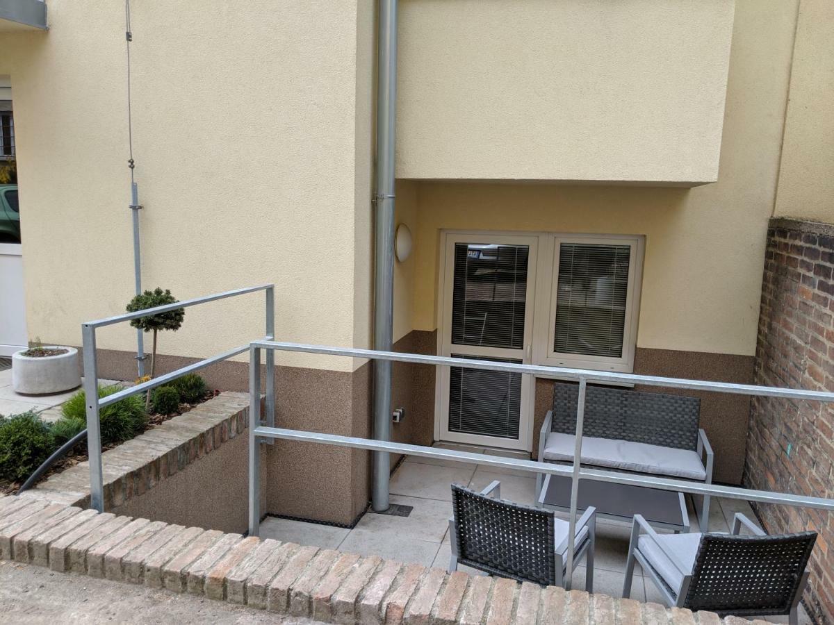 Ap 1 - Apartments 4U Brezinova "Overnight Simply" Hradec Kralove Luaran gambar