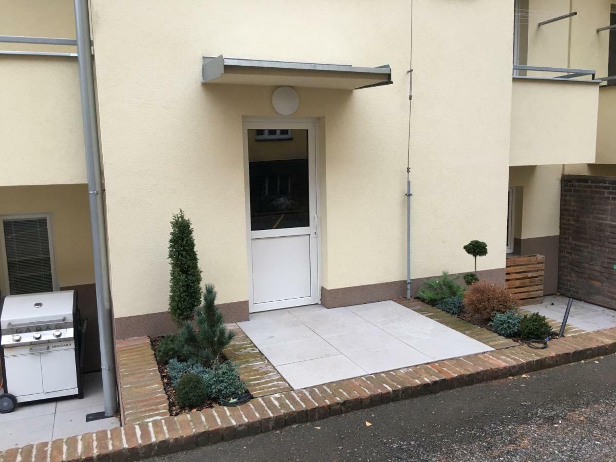Ap 1 - Apartments 4U Brezinova "Overnight Simply" Hradec Kralove Luaran gambar