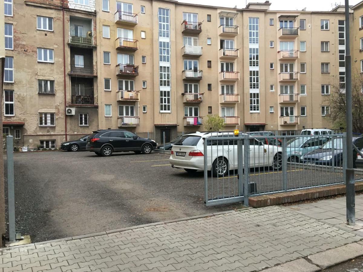 Ap 1 - Apartments 4U Brezinova "Overnight Simply" Hradec Kralove Luaran gambar