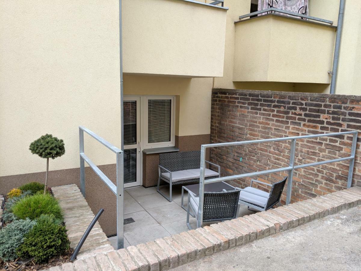 Ap 1 - Apartments 4U Brezinova "Overnight Simply" Hradec Kralove Luaran gambar